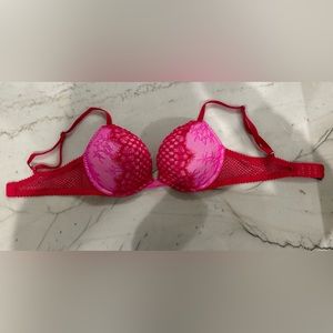 Victoria’s Secret Bombshell bra 32B